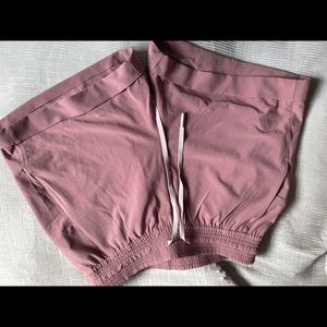 Lululemon spring breaker short